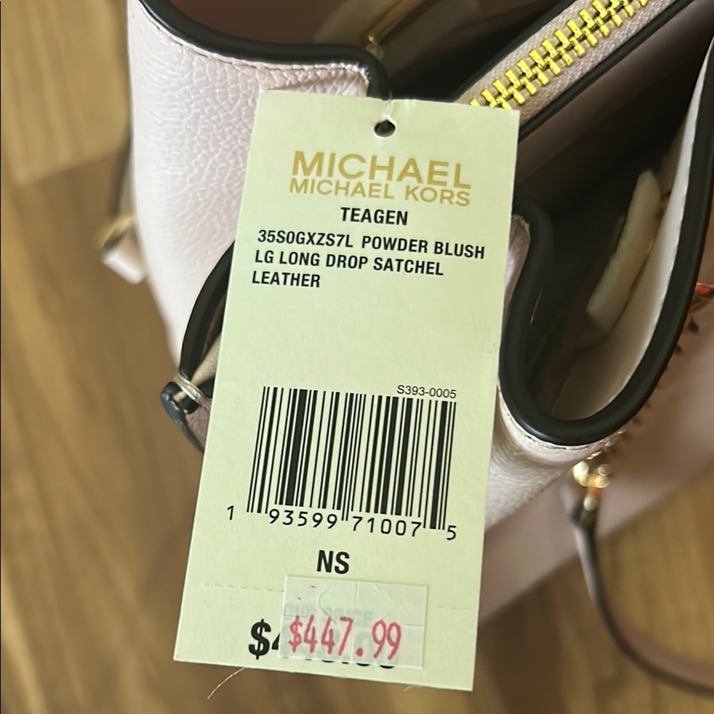 Michael Kors Pink Shoulder Bag with Gold Hardware - Picture 3 of 6